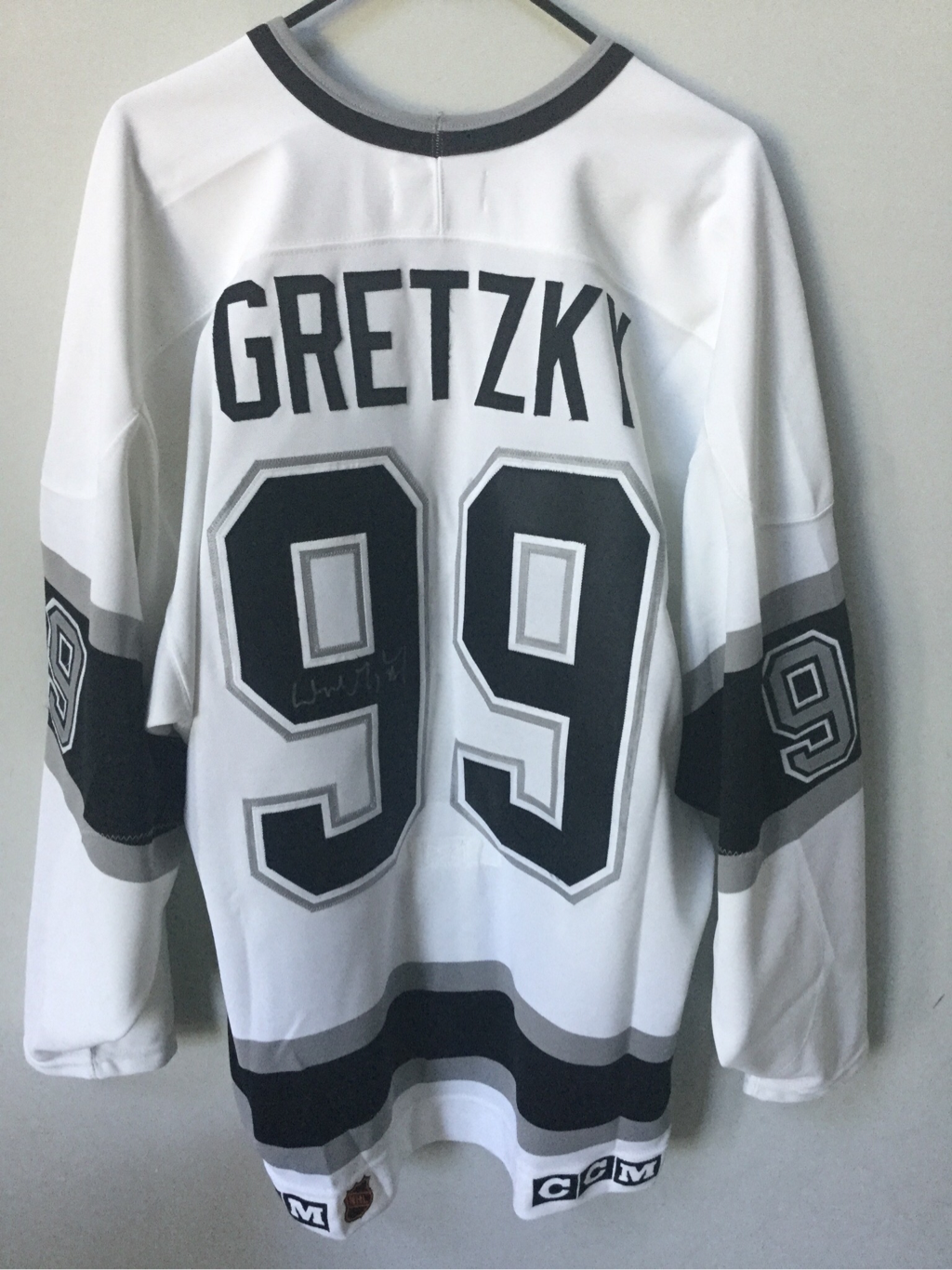 Lot Detail - Wayne Gretzky 1988-90 Los Angeles Kings Game Used & Signed  Road Jersey (Impeccable Provenance, Incredible Use, JSA)