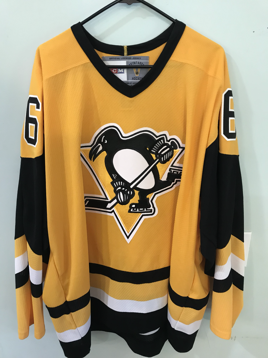 penguins gold jersey