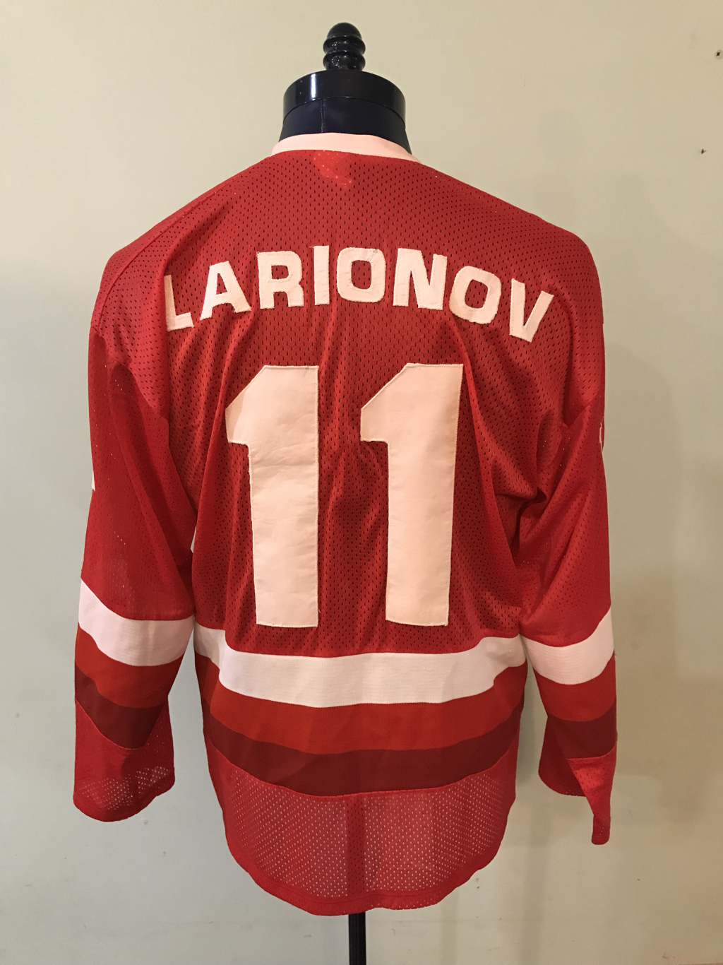 Igor Larionov CCCP-Russia Autographed 1980 Olympic Hockey Jersey *Detroit  Red Wings* - NHL Auctions