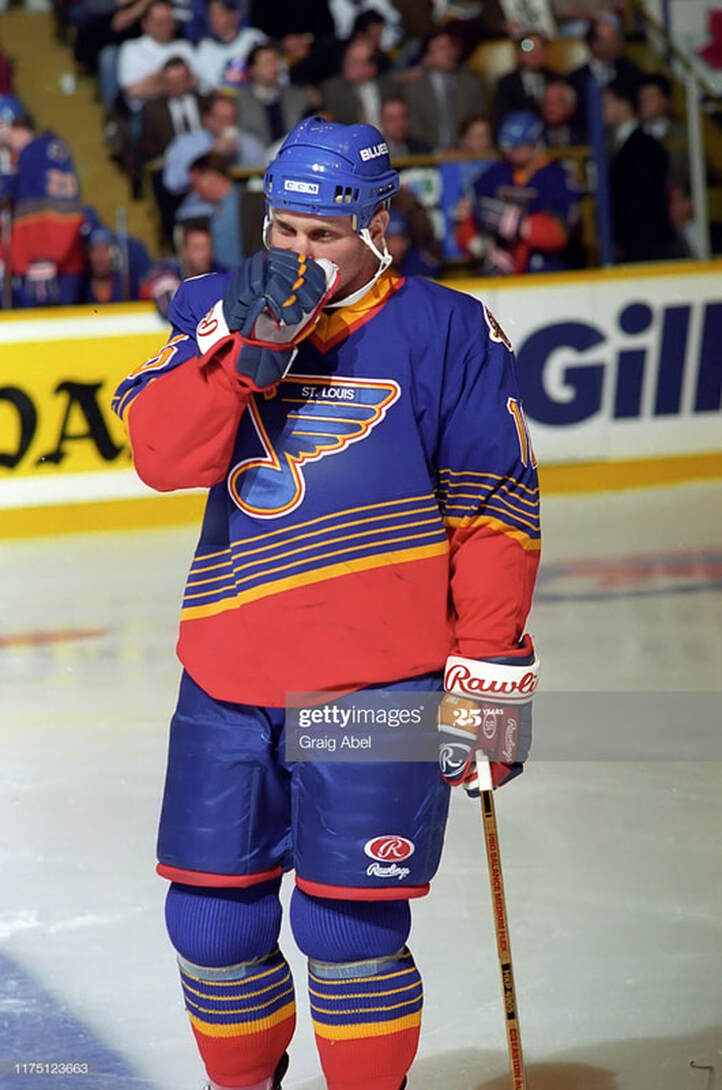 Brett Hull St. Louis Blues White & Blue 1995-1998 Throwback CCM NHL Jersey